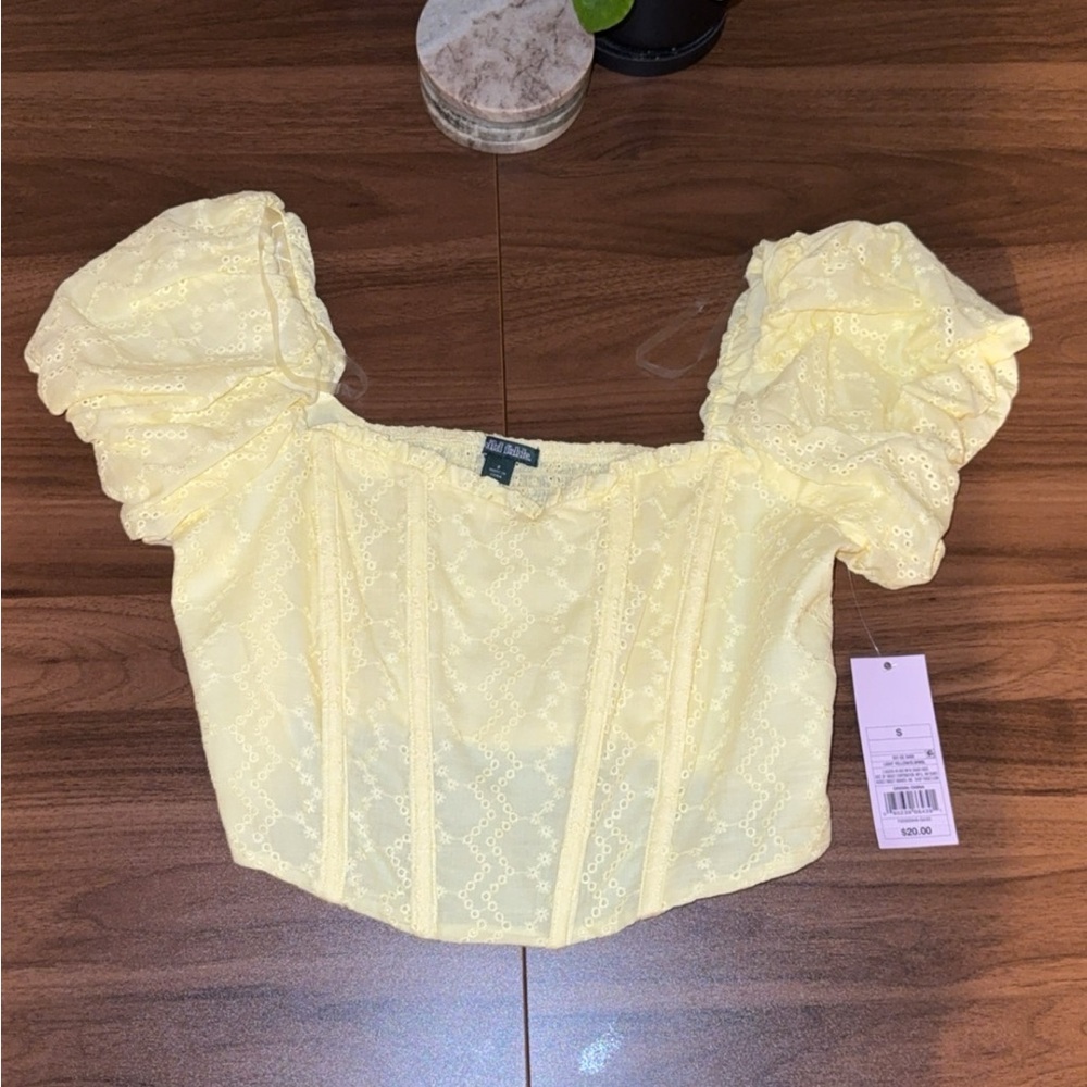 Wild Fable Light Yellow Puff Sleeve Crop Top